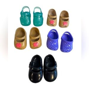 Lot of 5 fisher-Price doll pairs of plastic shoes